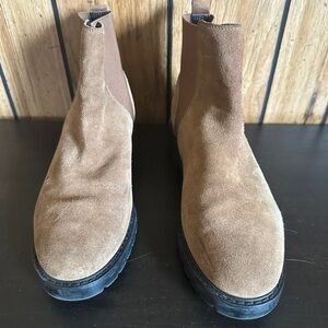 Women’s Tan Suede Chelsea Boots